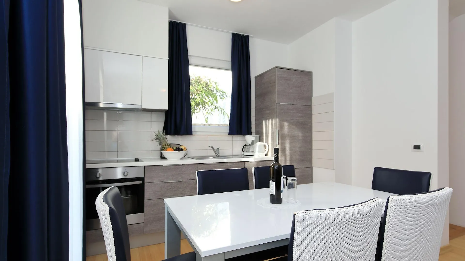 Sunnyside Apartments Resort Petrcane