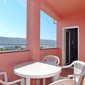 Luce - Family Friendly & Parking Apartmán