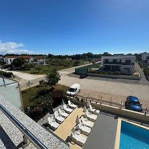  Appartement An Der 1 Reihe Vom Kroatië