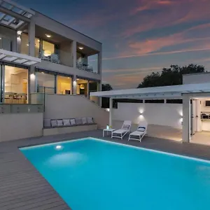Lalic Gallery Apartment